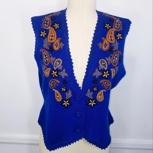 Koret‎ | Knit a embroidered Vest - Picture 1 of 11